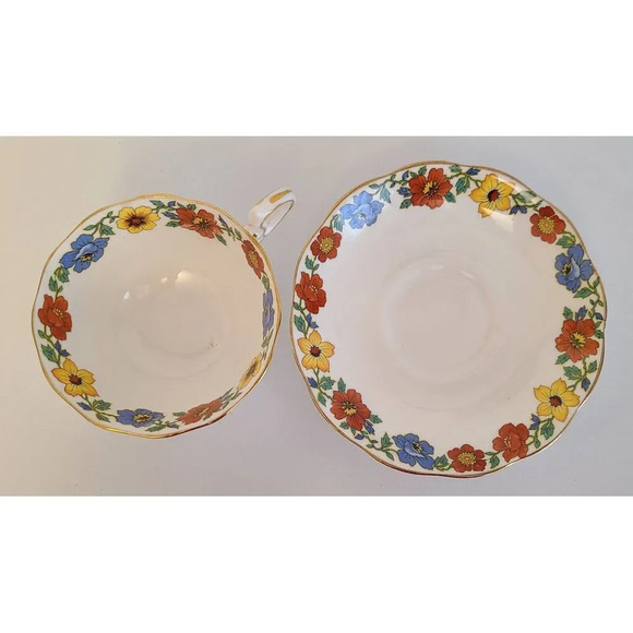 Vintage Rare Royal Albert teacup and saucer, crown china, made in England, 1927 - Picture 5 of 6